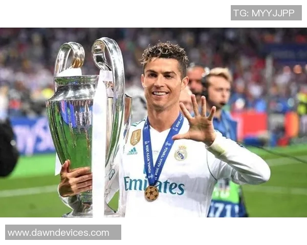 欧冠历史上仅有两位球员在19岁前直接参与13球的传奇表现